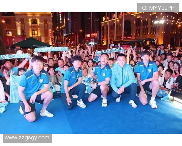 足球明星用大连话畅谈足球梦想与家乡情怀